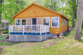 Charming Michigan Cottage with Sunroom and Lake Access